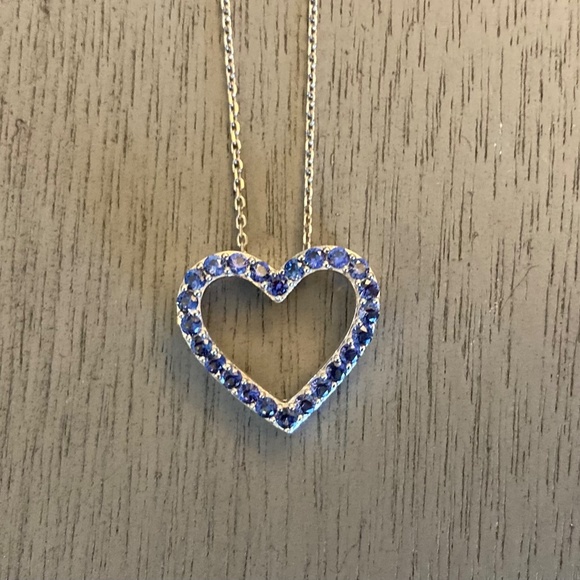 Sapphire heart pendant - Picture 2 of 5